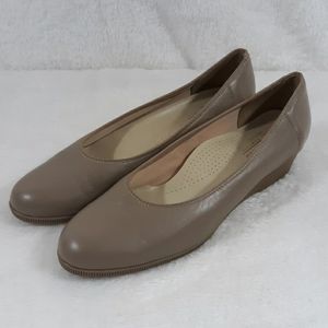 ⬇️$20 SoftSpots wedge loafer womens 9.5